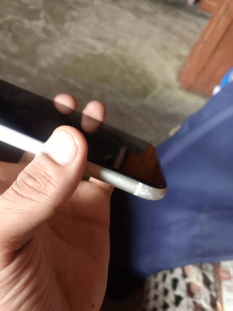 Apple iPhone 11 3