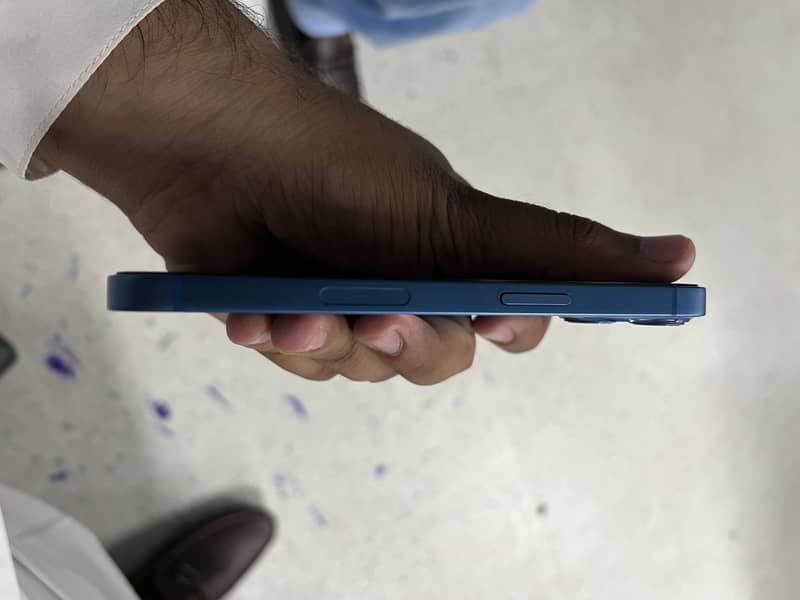 Apple iPhone 13 3