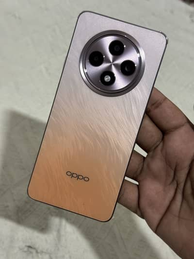 OPPO Reno12 F
