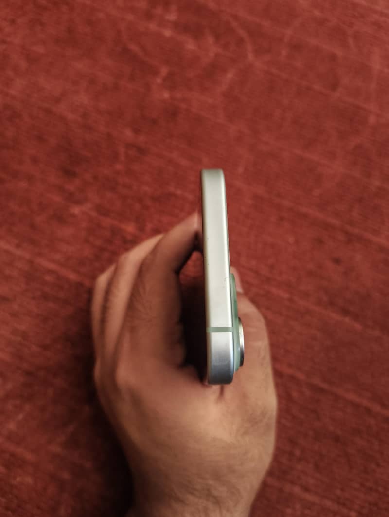 Apple iPhone 15 5