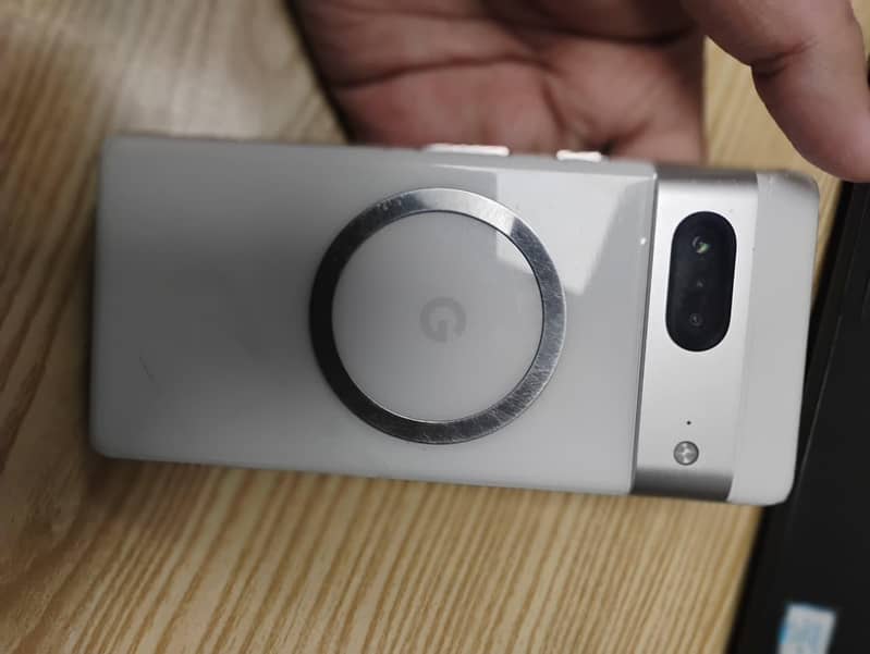 Google Pixel 7 5