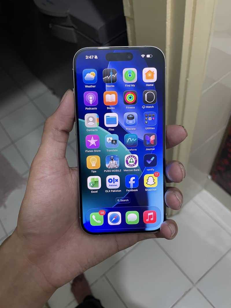 iPhone 15 Pro (10/10 condition ) 2