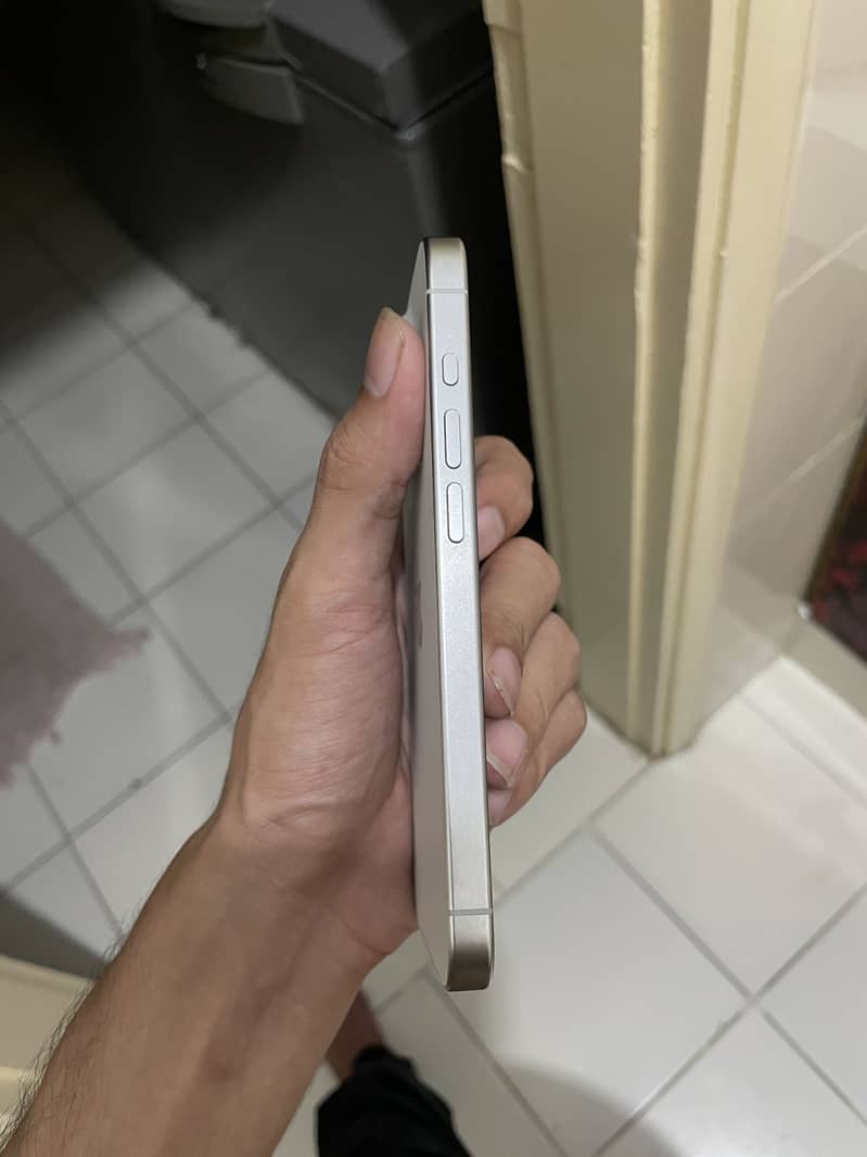 iPhone 15 Pro (10/10 condition ) 3