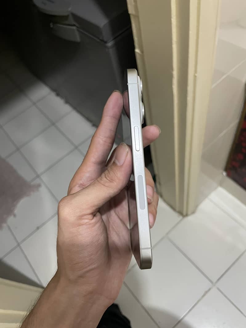 iPhone 15 Pro (10/10 condition ) 4
