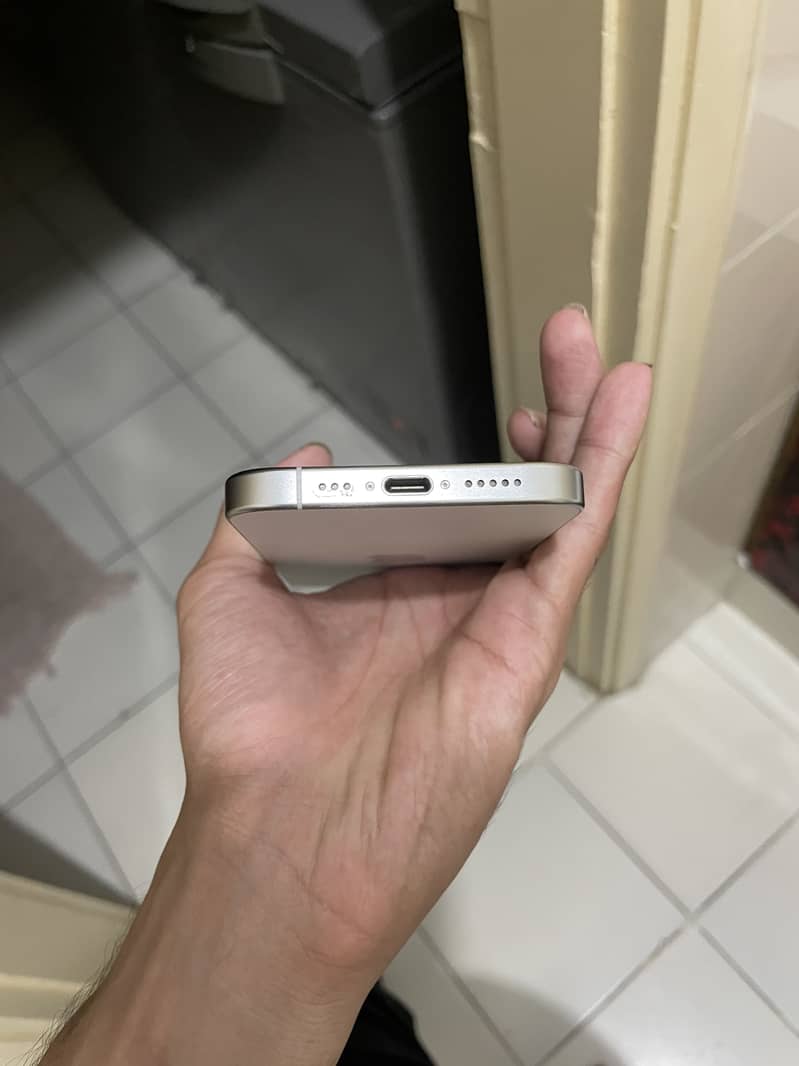 iPhone 15 Pro (10/10 condition ) 6