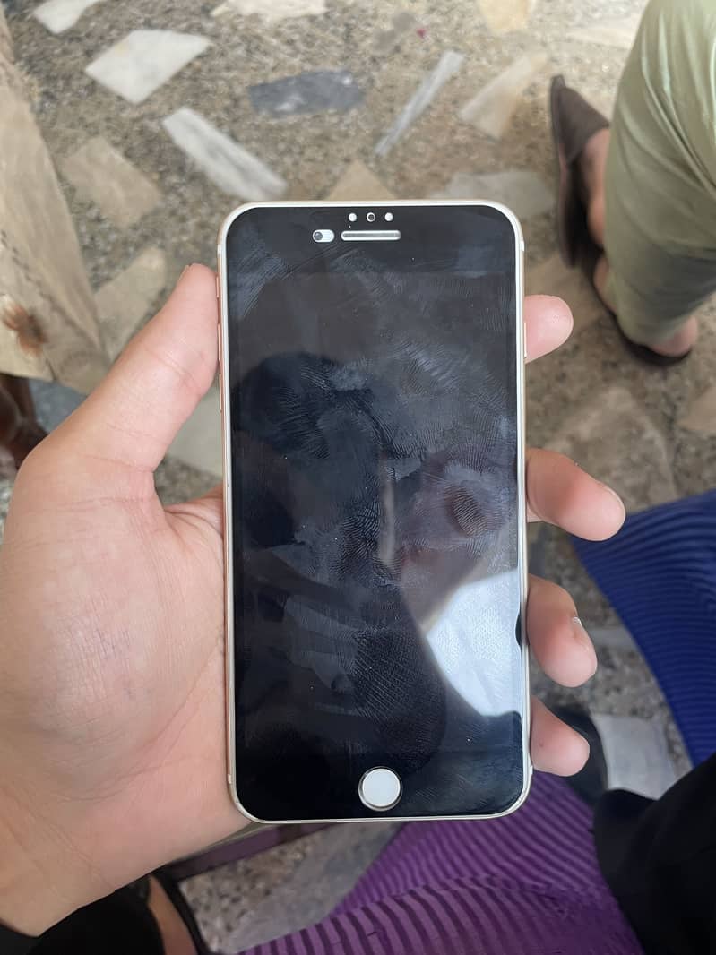 Apple iPhone 7 Plus 1