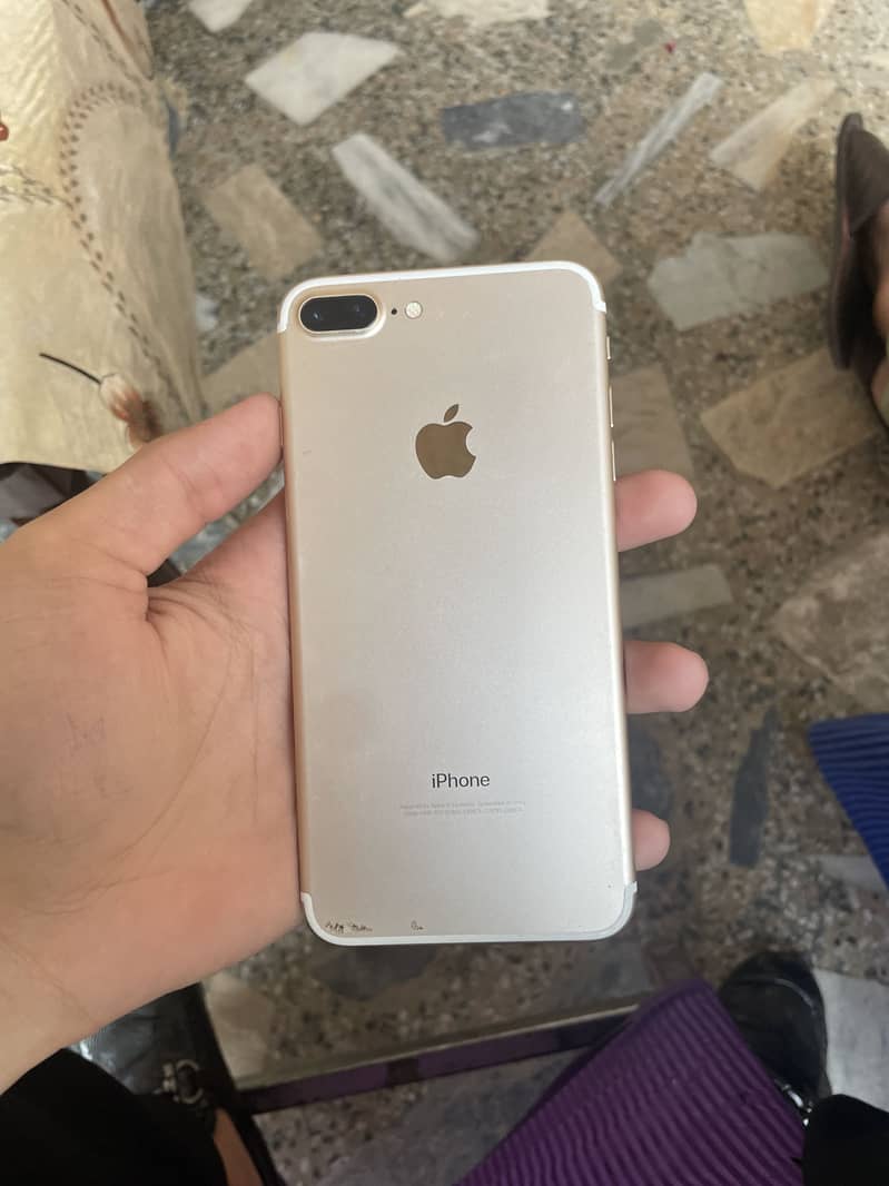 Apple iPhone 7 Plus 3