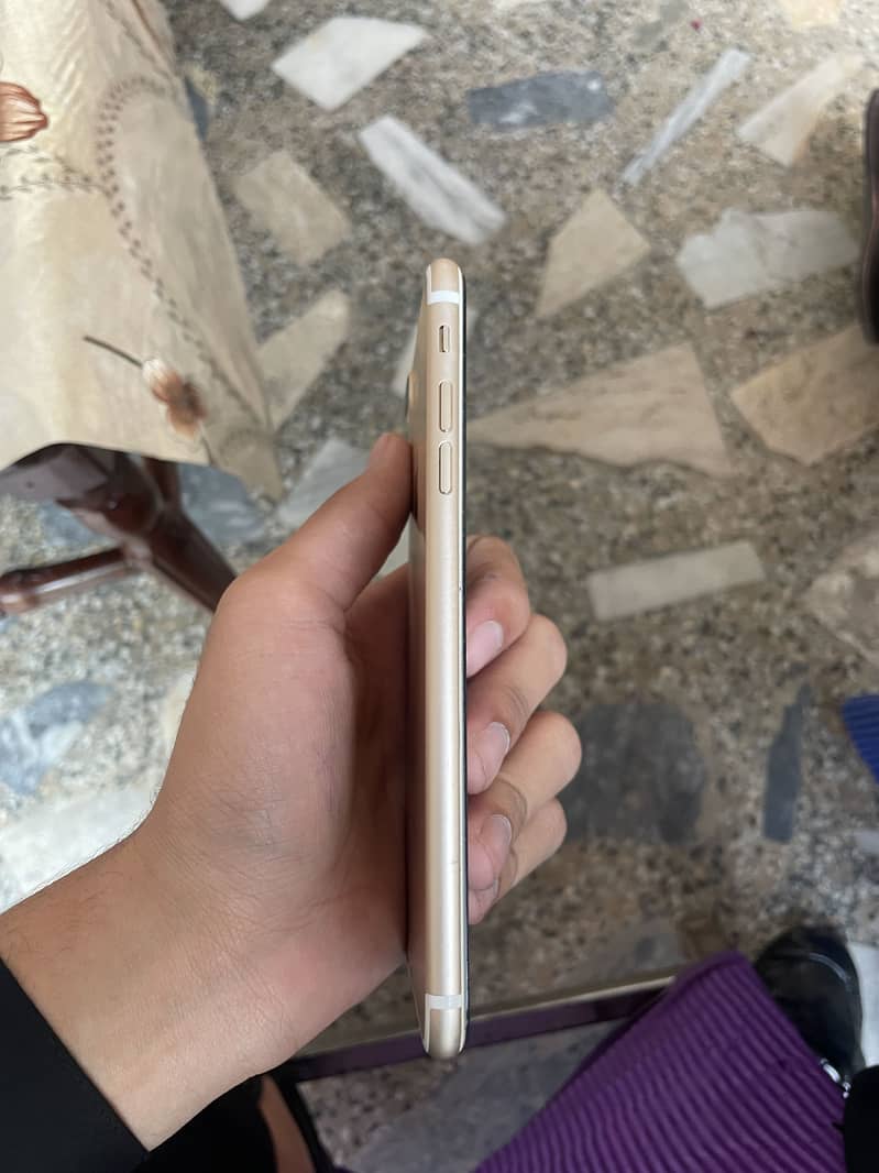 Apple iPhone 7 Plus 5