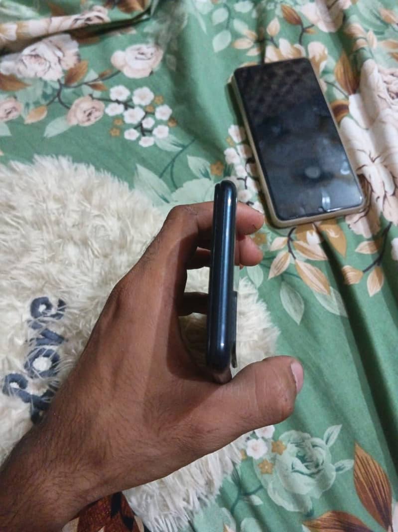 Infinix Note 8i 4