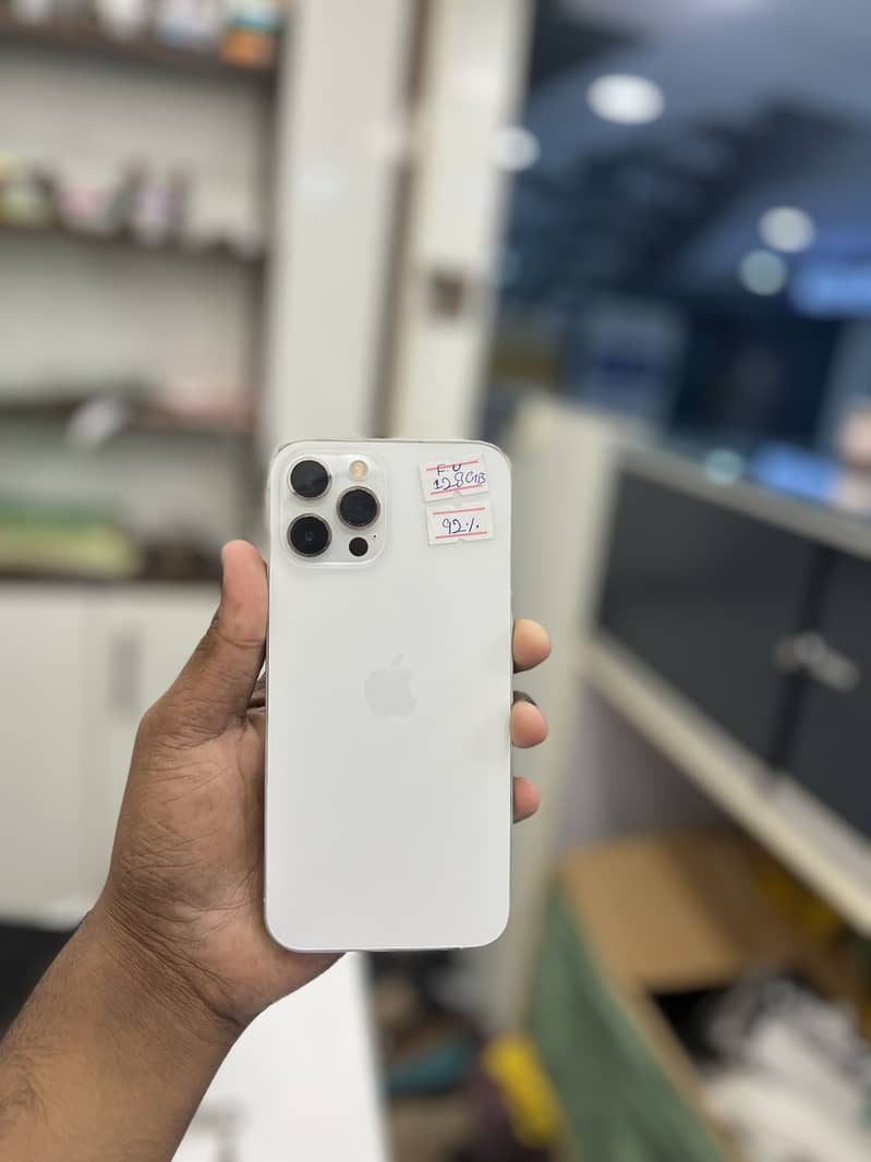 Apple iPhone 12 Pro Max 5