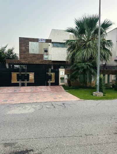 10 marla double story house for rent
