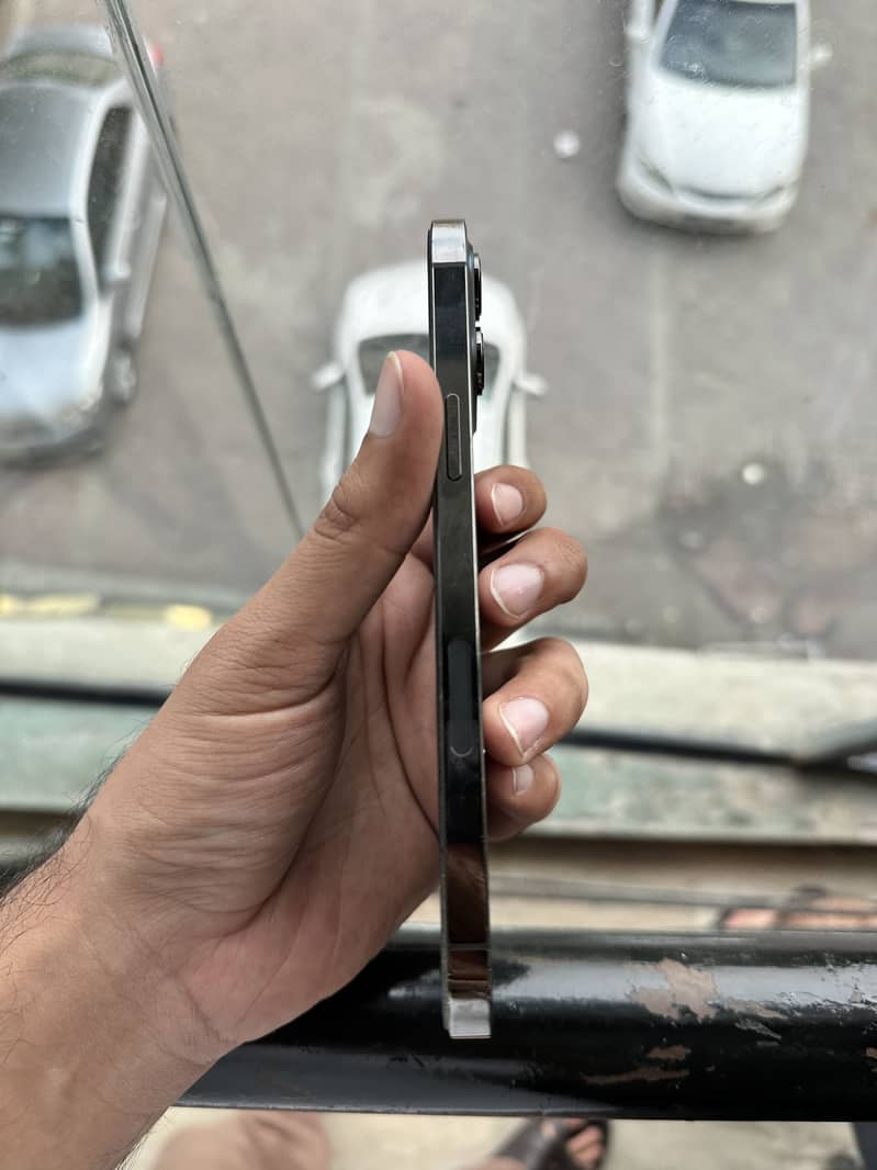 Apple iPhone 12 Pro Max 1