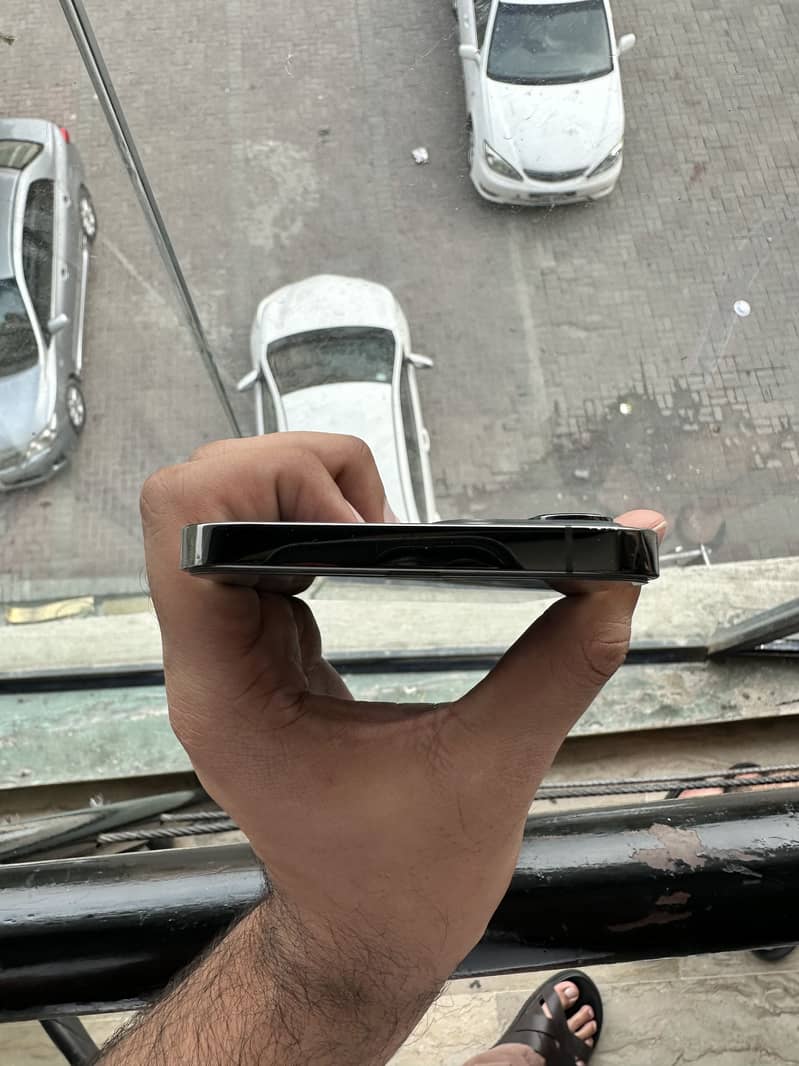 Apple iPhone 12 Pro Max 3