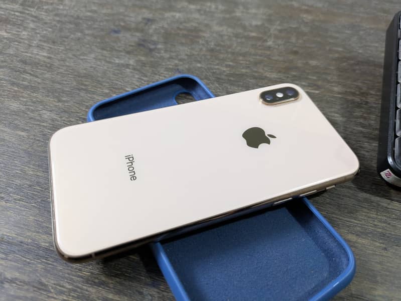 Apple iPhone XS 7