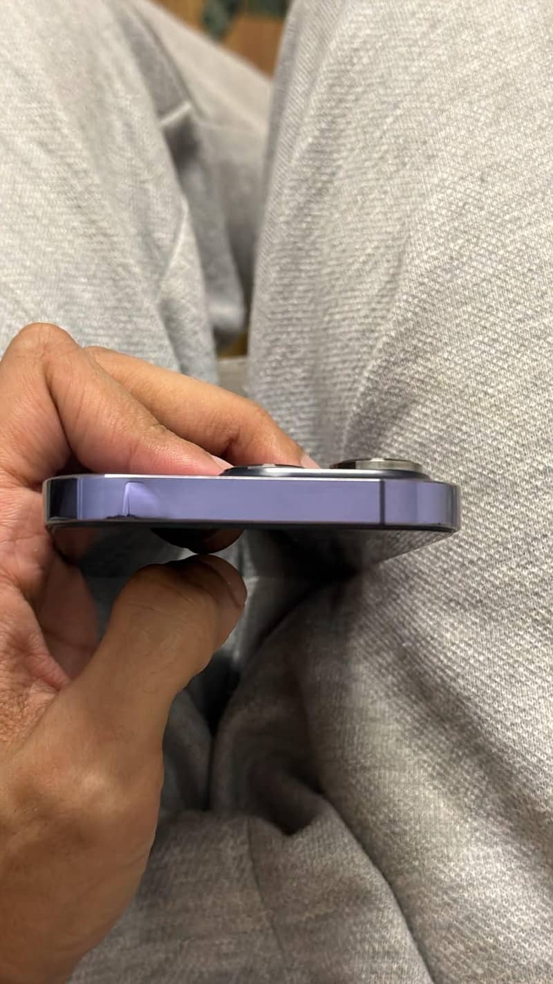 Apple iPhone 14 Pro 0