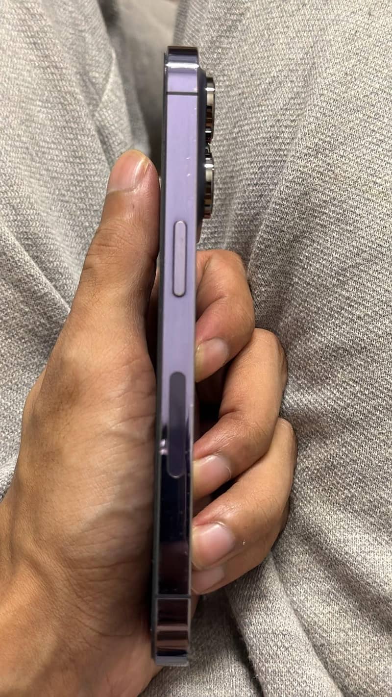 Apple iPhone 14 Pro 1
