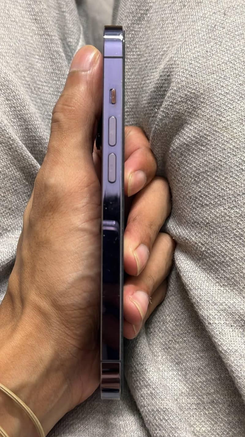 Apple iPhone 14 Pro 2