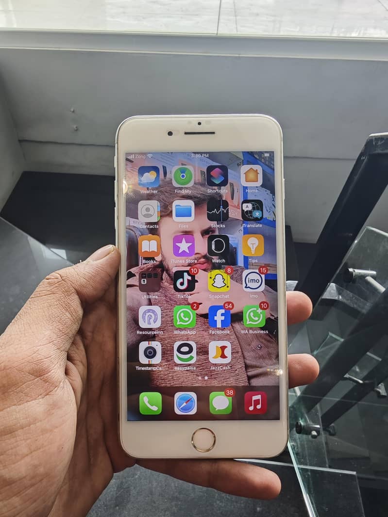 Apple iPhone 7 Plus 2