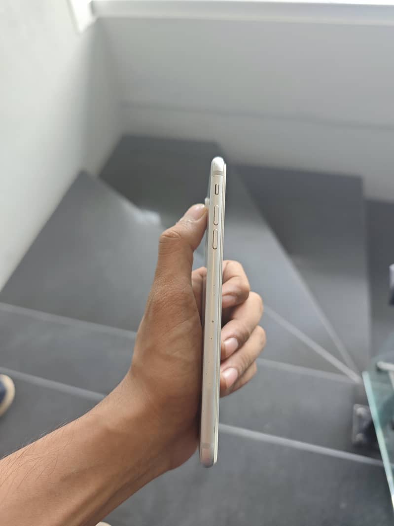Apple iPhone 7 Plus 5