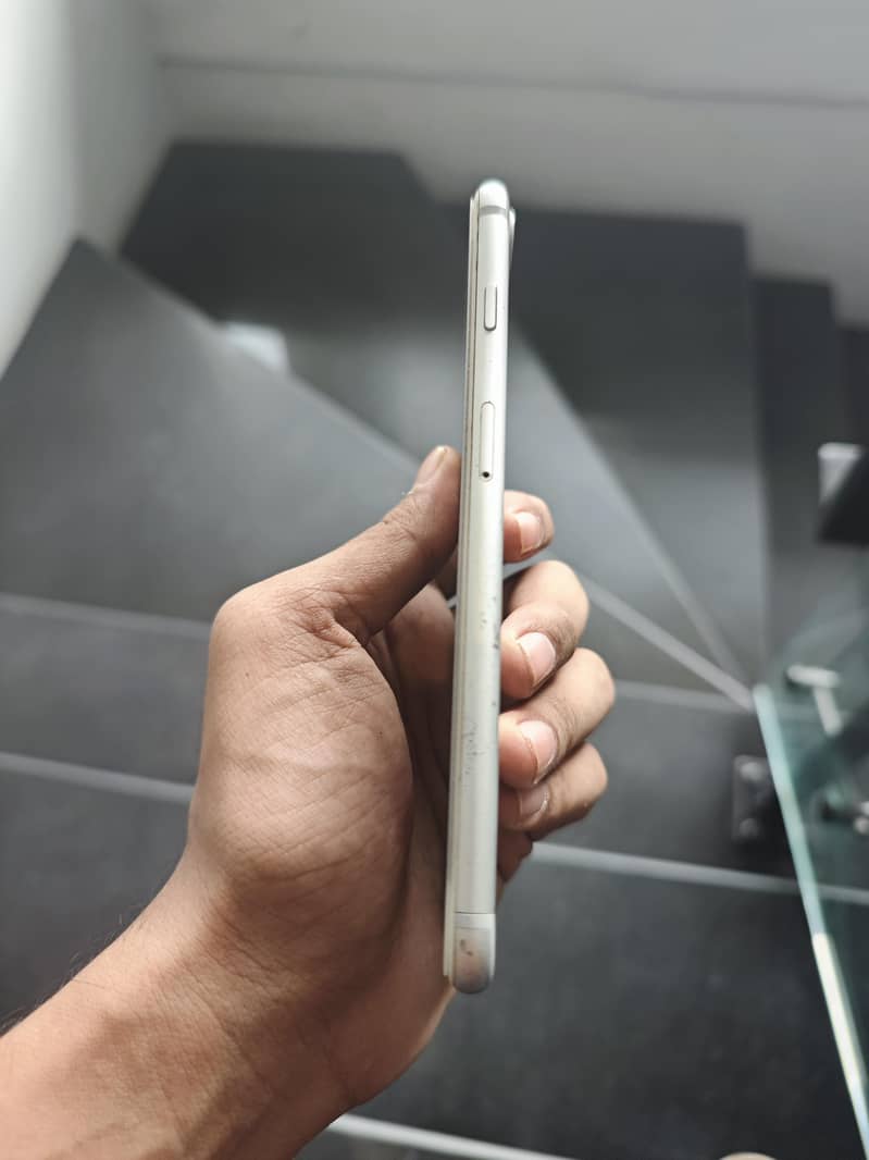 Apple iPhone 7 Plus 6