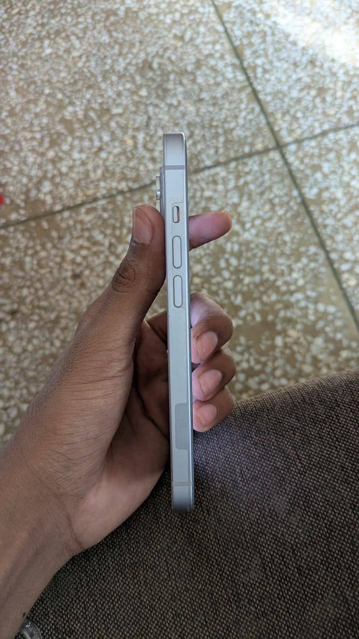 Apple iPhone 14 2