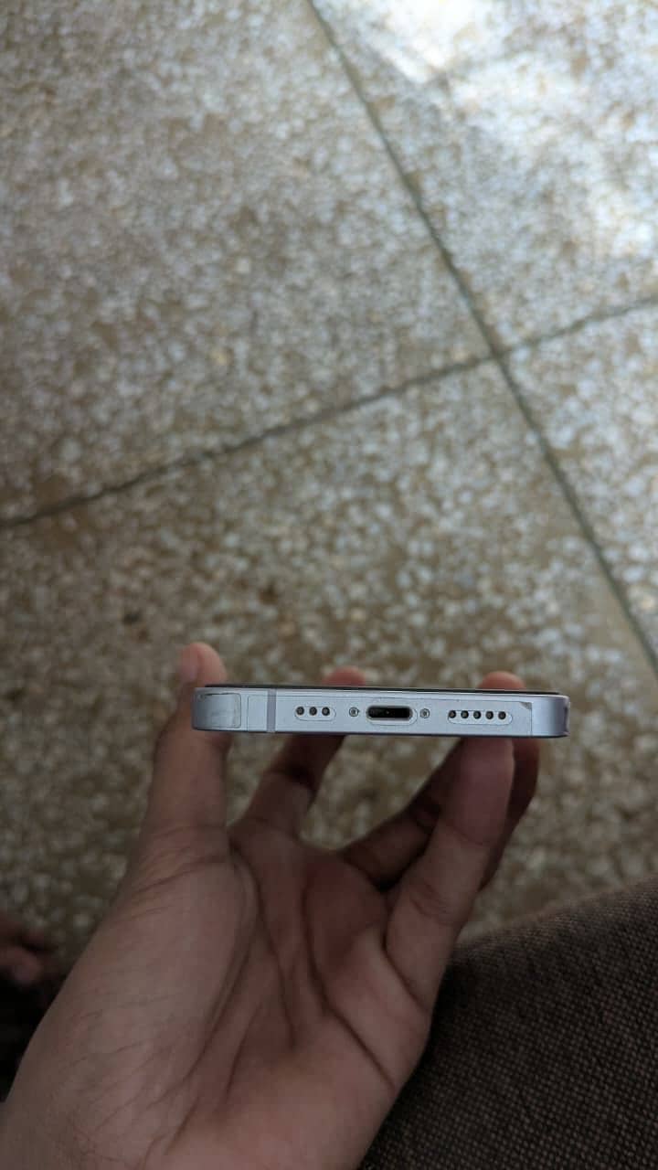 Apple iPhone 14 3