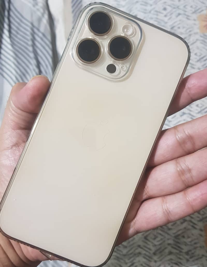 Apple iPhone 16 Pro Max 0