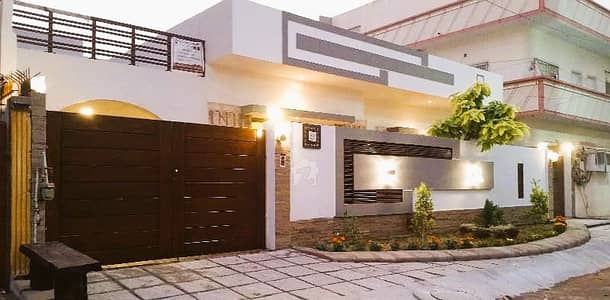 400 Syds Single Stories Well Maintain Bungalow For Sale