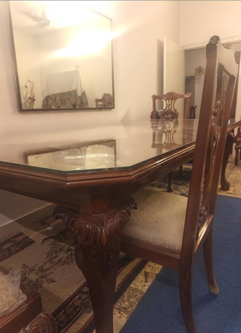 dining table with six chairs 3