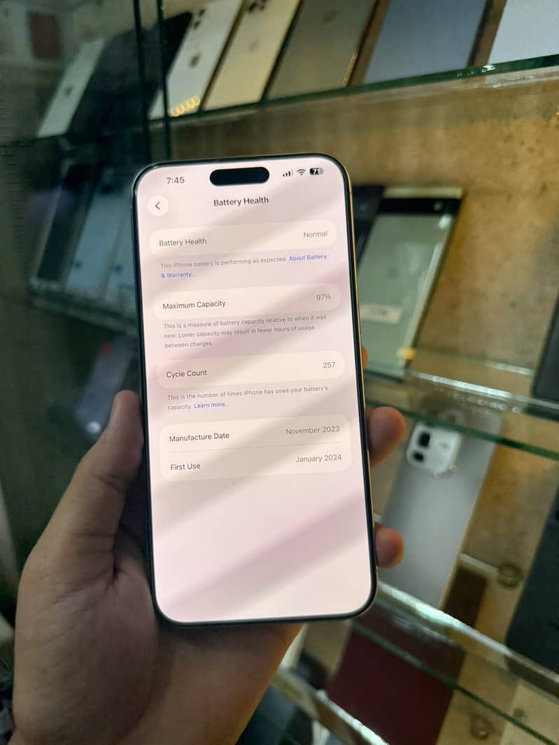 Apple iPhone 15 Pro Max 3
