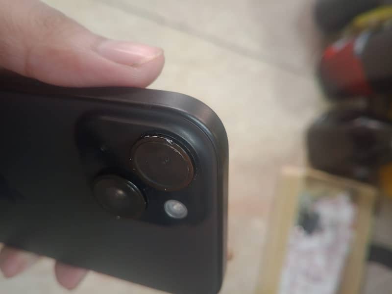 Apple iPhone 15 4
