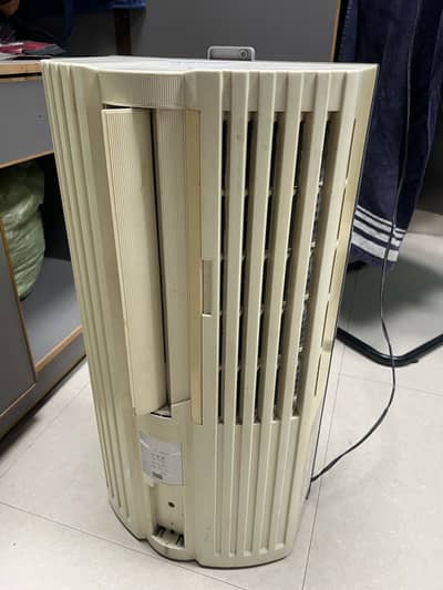 Toyotomi japanese  portable Ac 577/648 watt