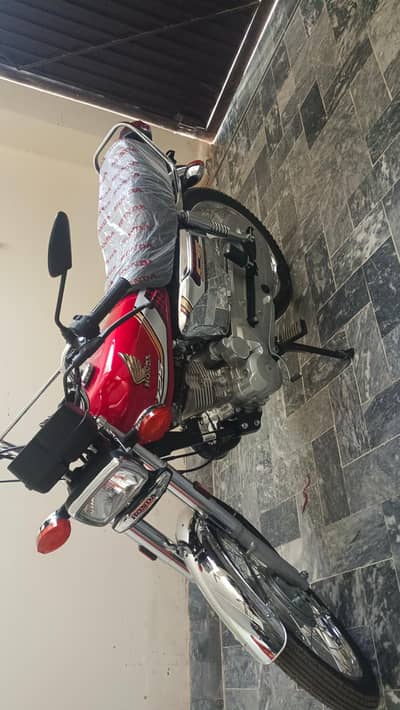 HONDA CG 125S RED SILVER 2026MODEL