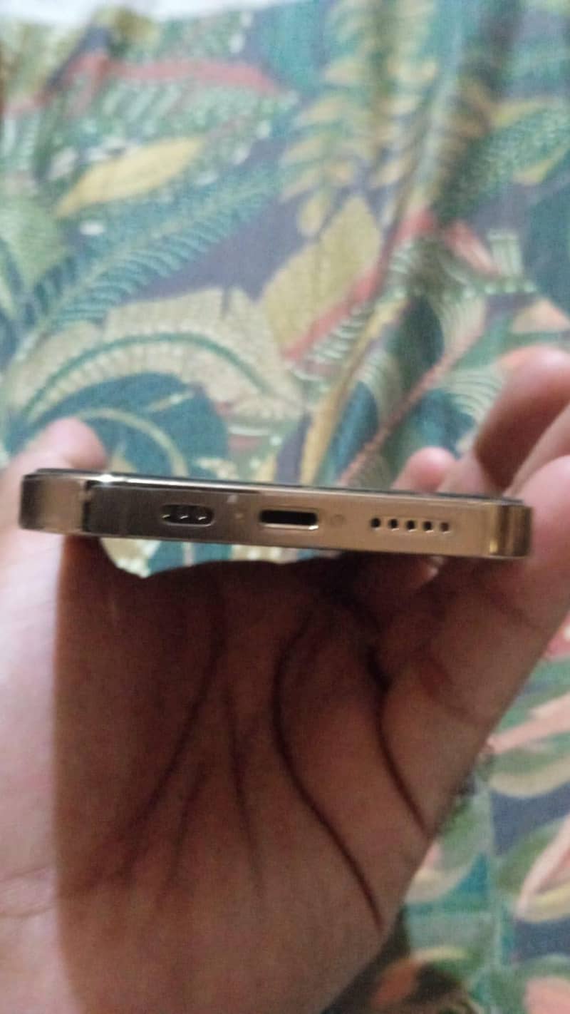 Apple iPhone 13 Pro 2