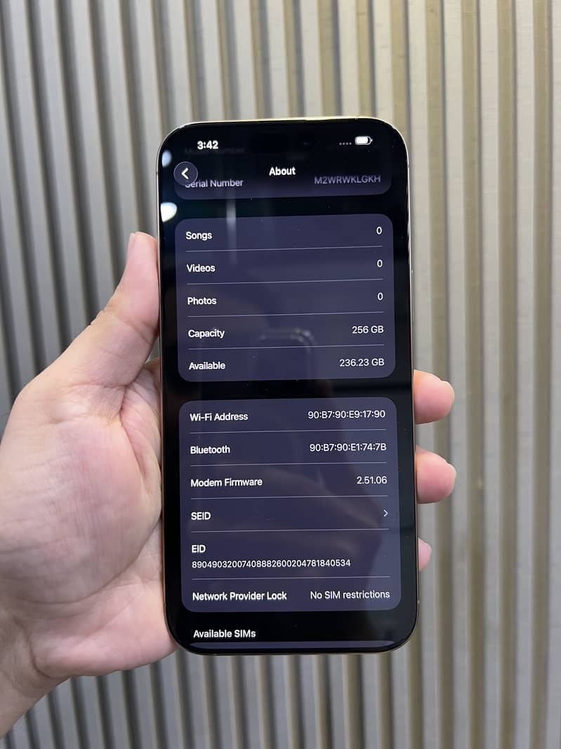 Apple iPhone 16 Pro Max 8
