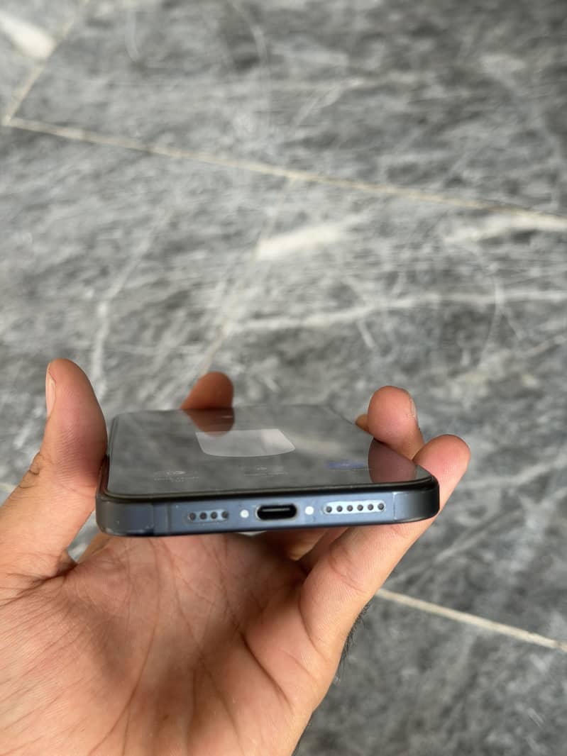 Apple iPhone 15 Pro Max 8