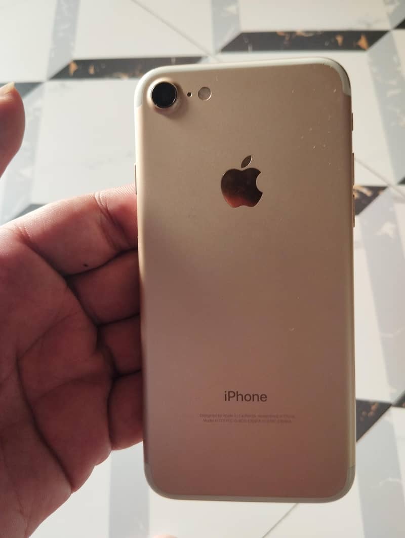 Apple iPhone 7 1