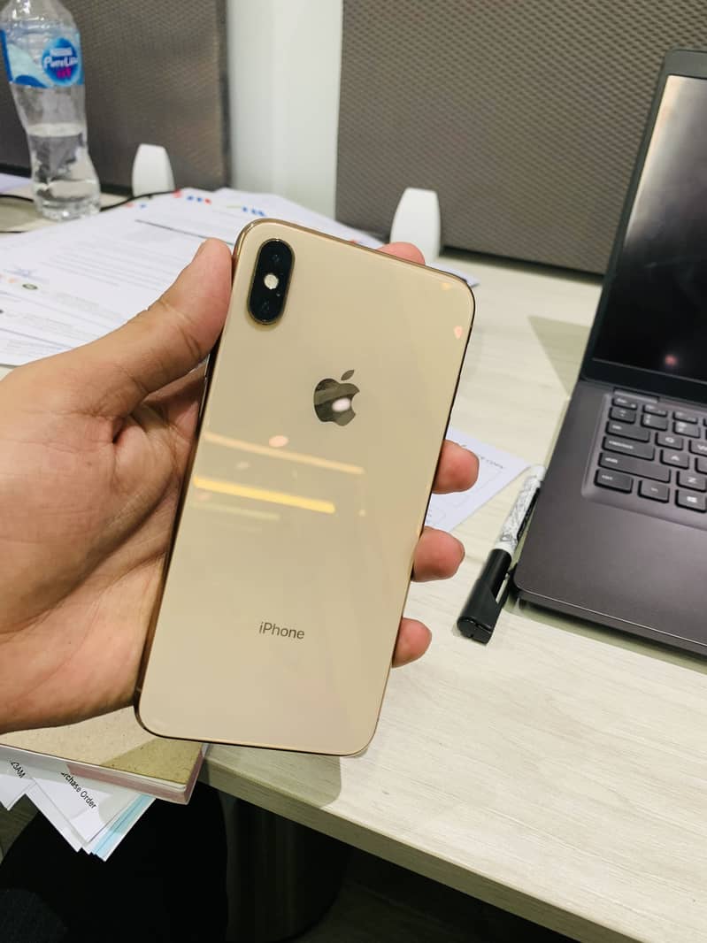 Apple iPhone XS Max 0