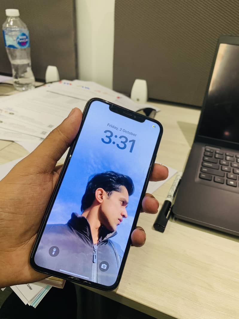 Apple iPhone XS Max 2
