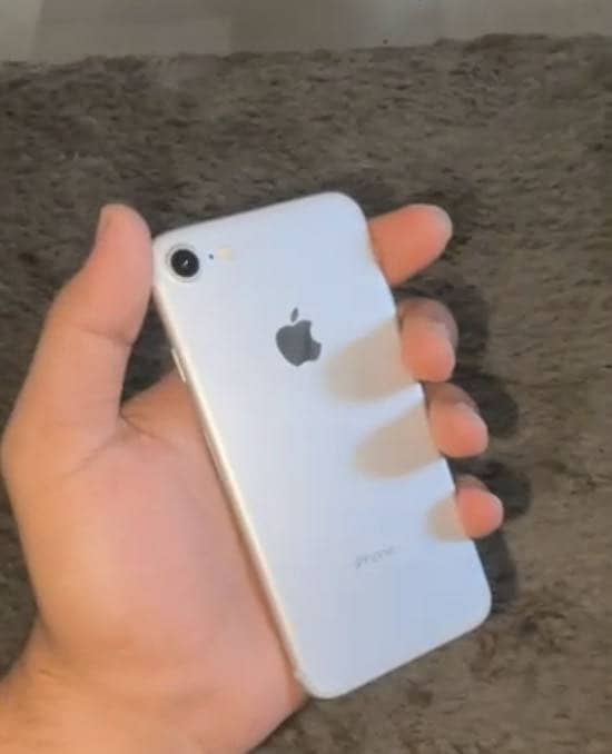 Apple iPhone 7 0