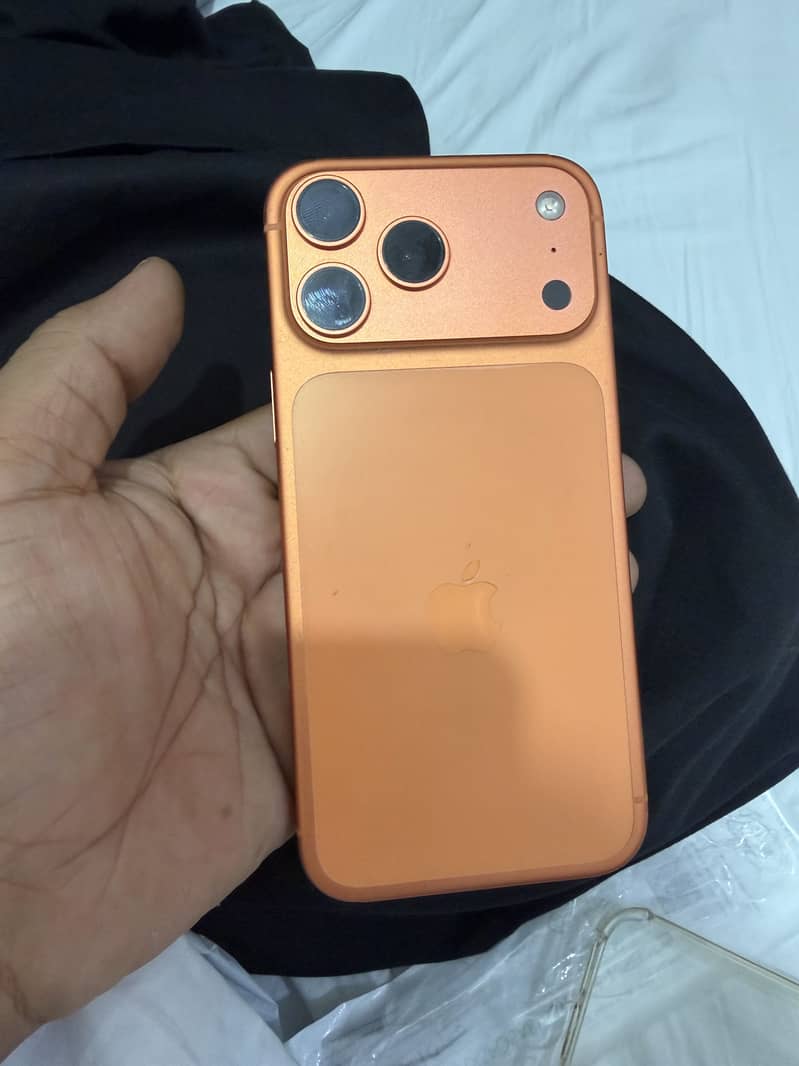 Apple iPhone 17 Pro Max 0