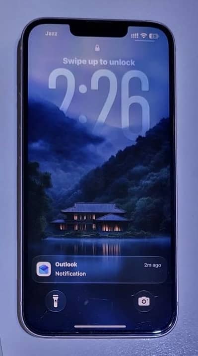 Apple iPhone 13