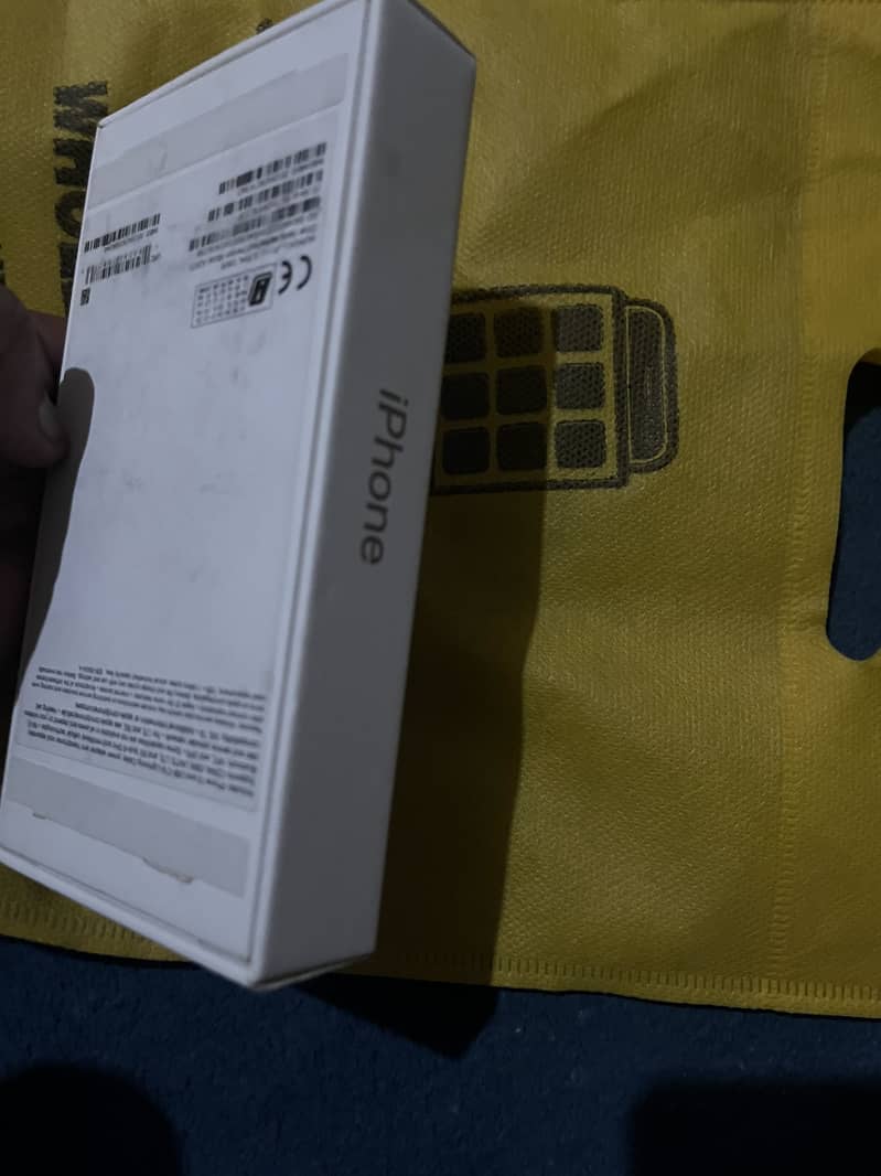 Apple iPhone 13 2