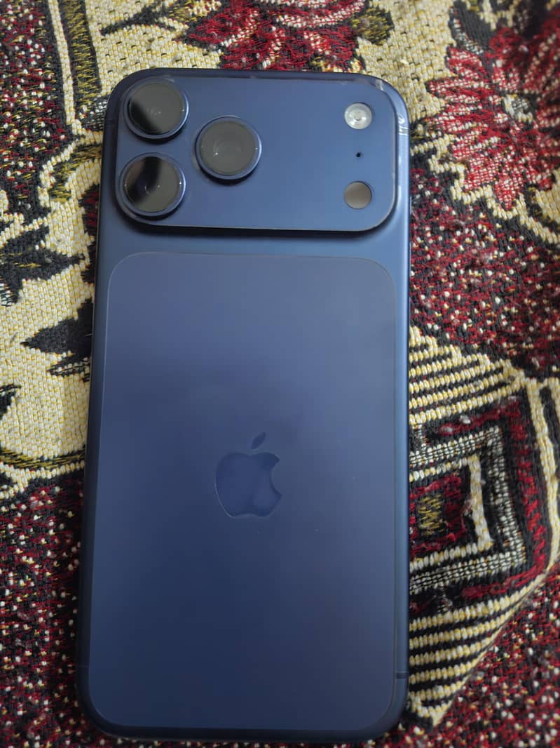 Apple iPhone 17 Pro Max 6