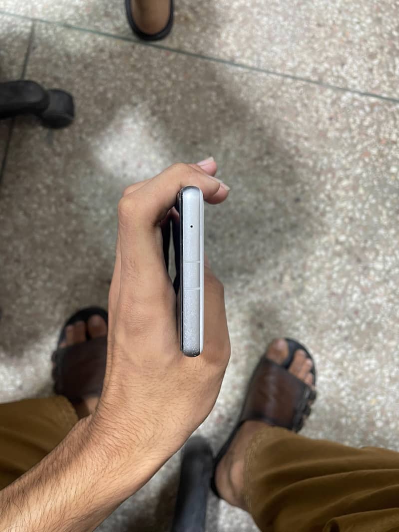 Google Pixel 7a 3