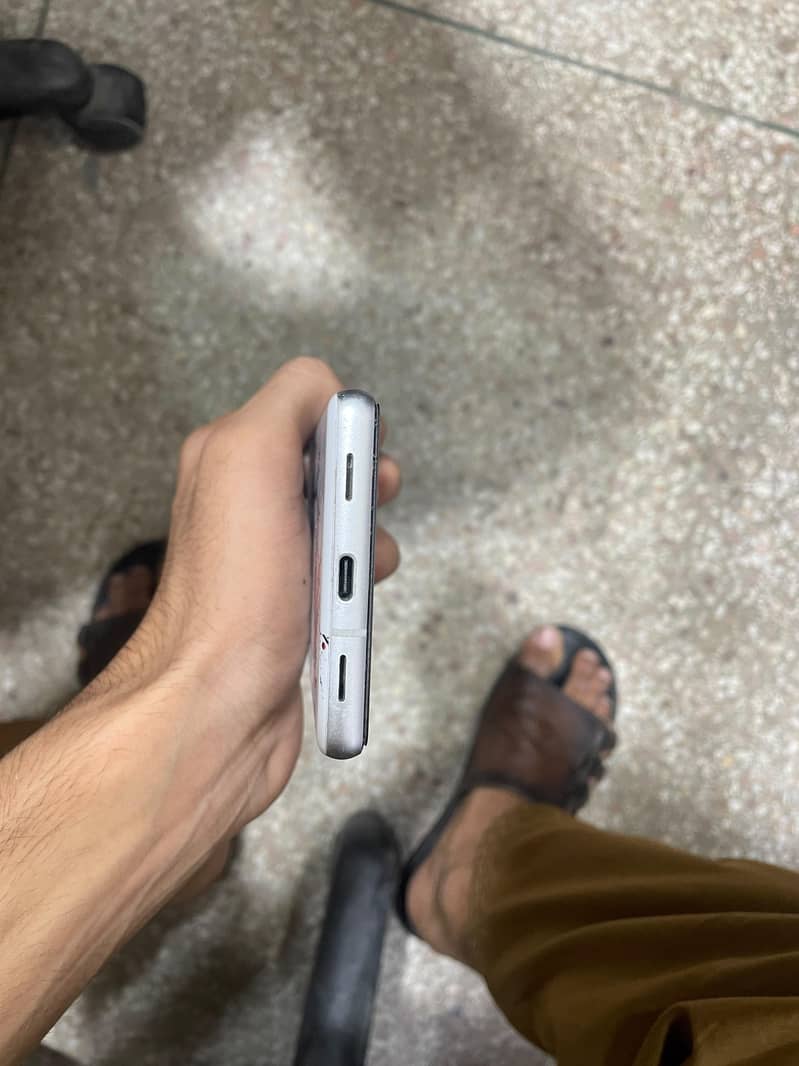 Google Pixel 7a 4