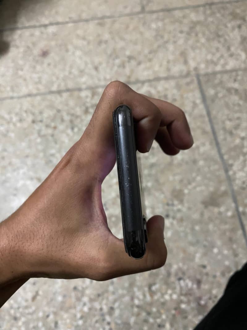 Apple iPhone X 2