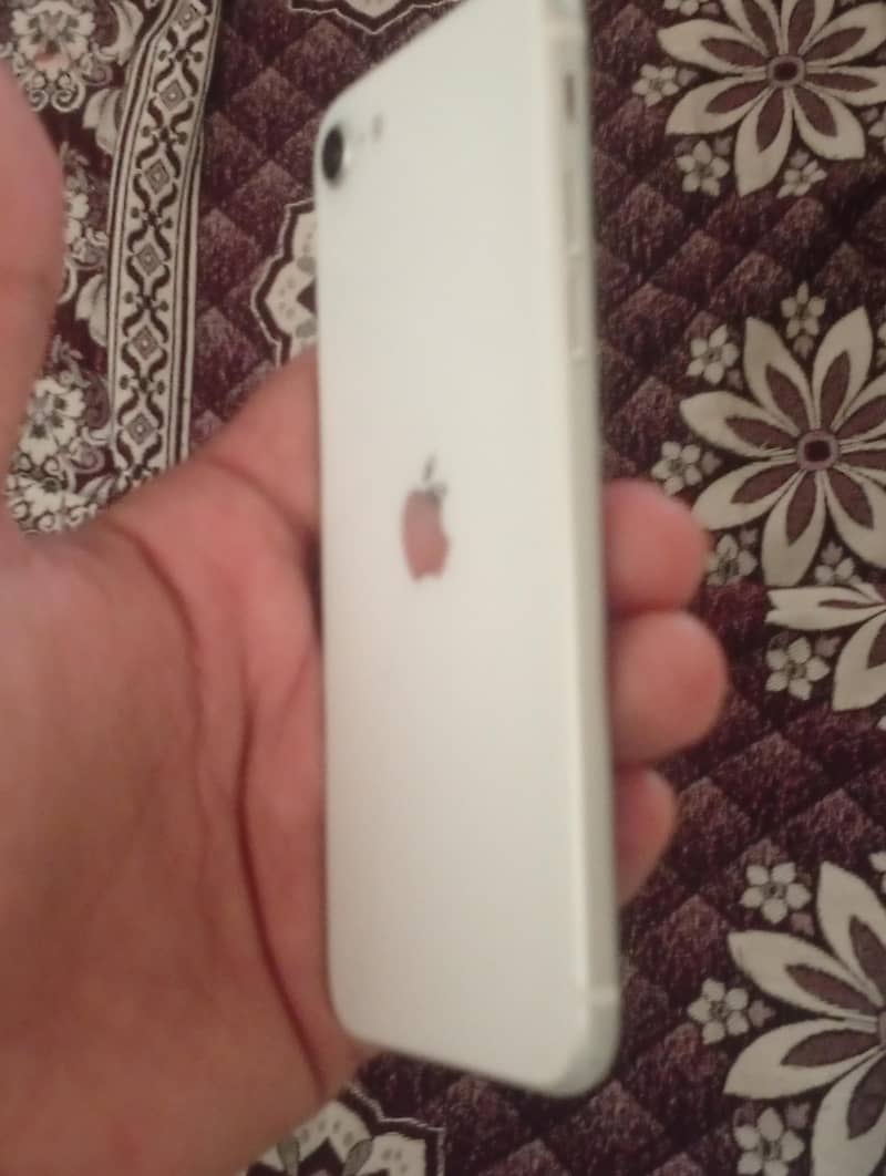 Apple iPhone SE 4