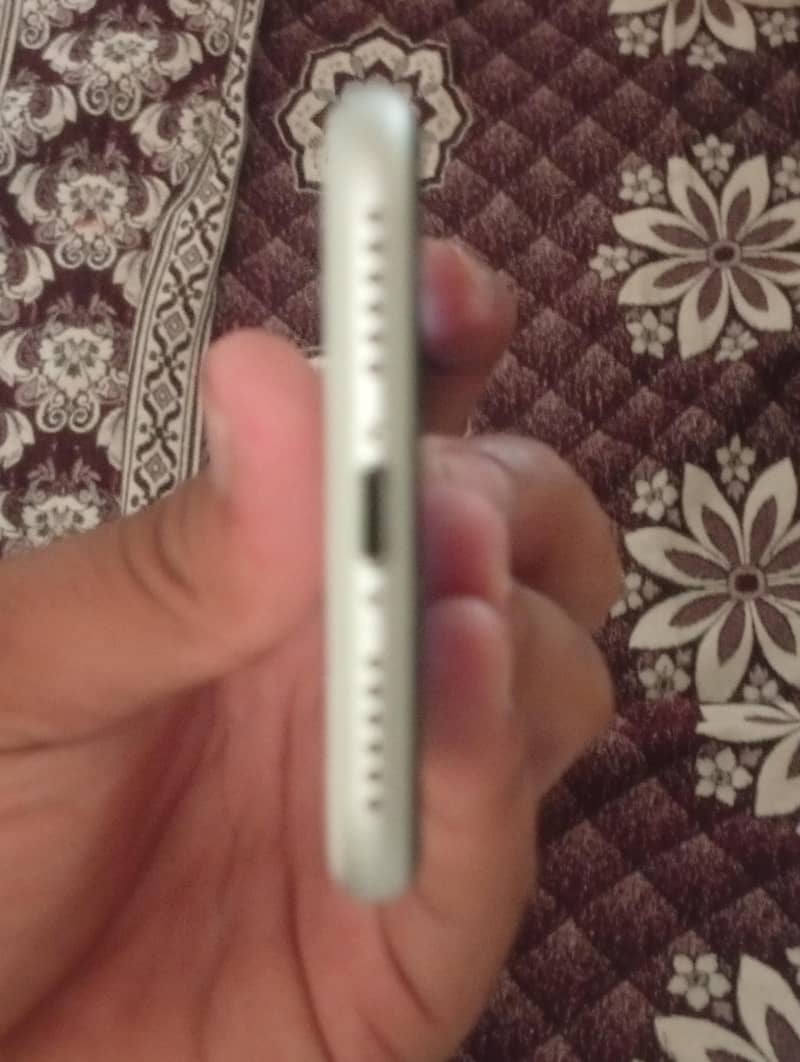 Apple iPhone SE 5