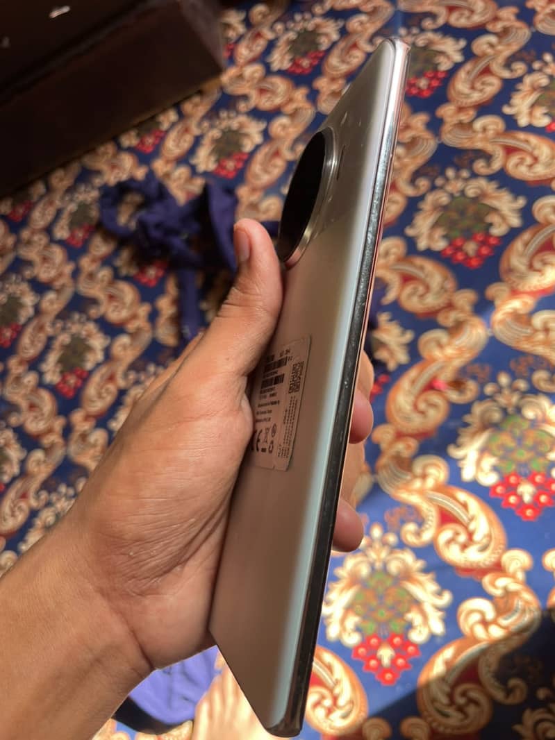 Tecno Spark 20 Pro Plus 3